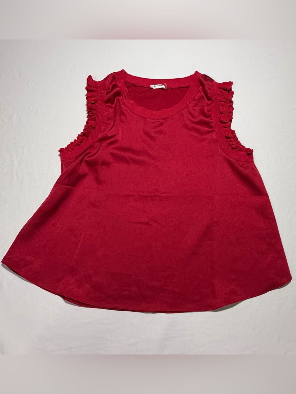 Sleeveless Ruffle-Shoulder Tank Top in Red